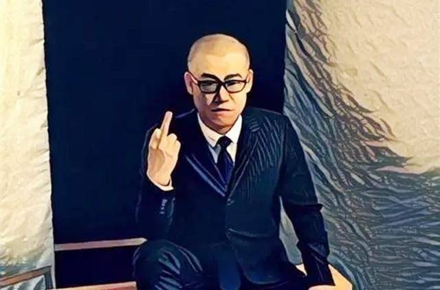 比特币首富李笑来<strong></p>
<p>比特币交易平台</strong>，用10万枚比特币套现135亿，称比特币是割韭菜