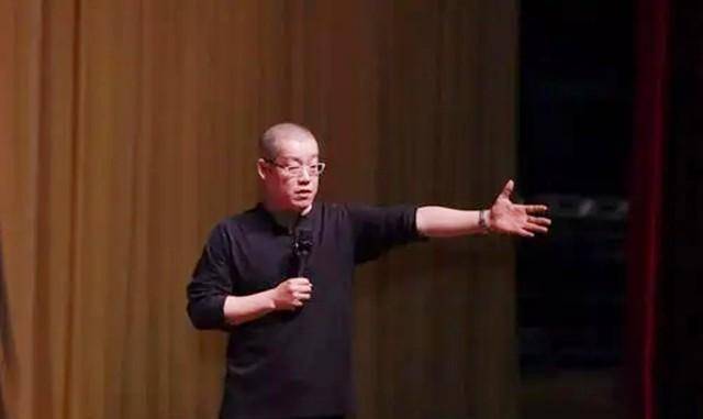 比特币首富李笑来<strong></p>
<p>比特币交易平台</strong>，用10万枚比特币套现135亿，称比特币是割韭菜