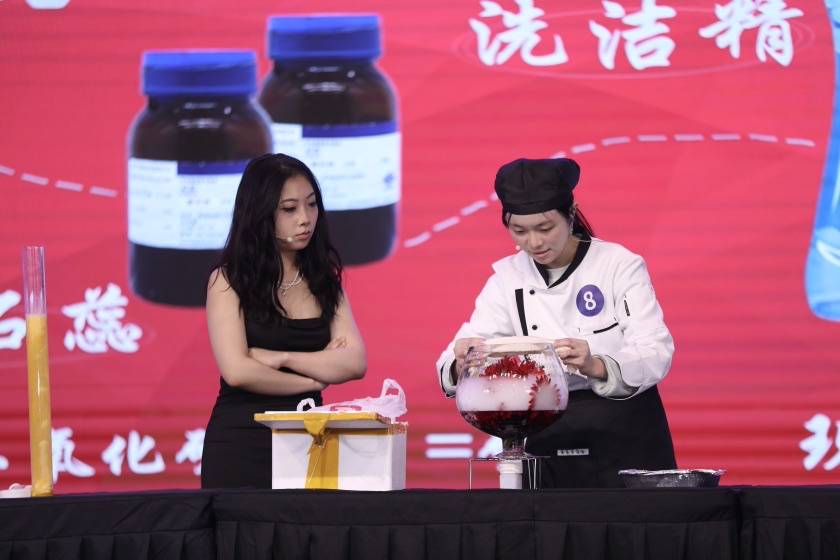 看谁才是当下科学实验界的“时尚”担当 上海科学实验展上演终极PK