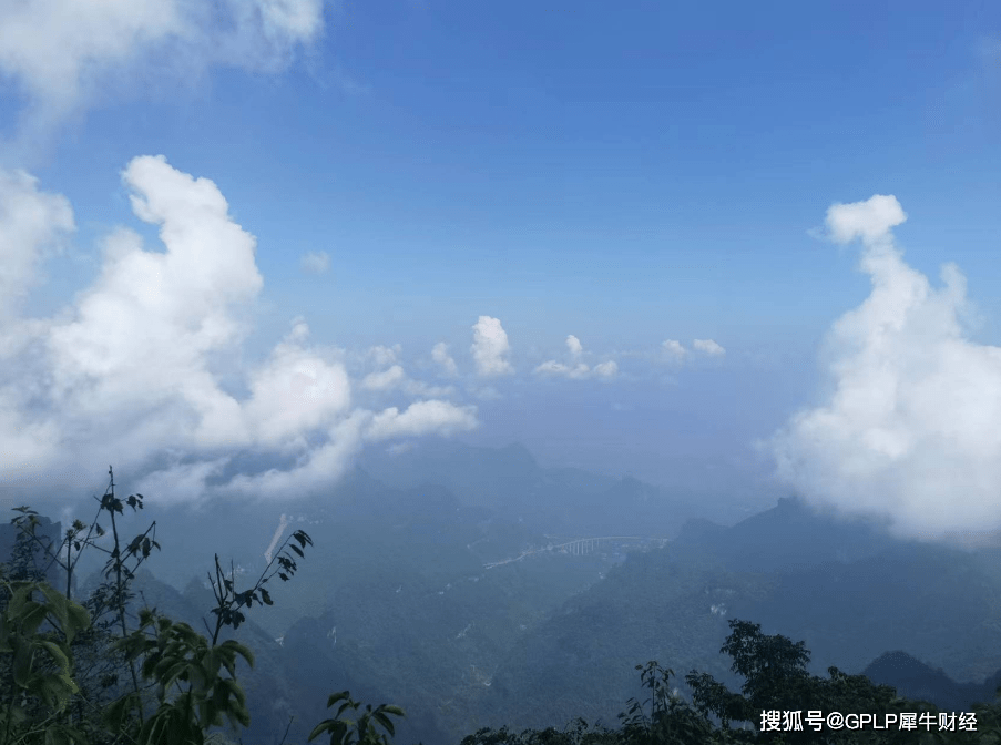 犀牛快讯：明牌珠宝回应百亿跨界投资 磐京股权投资基金被立案