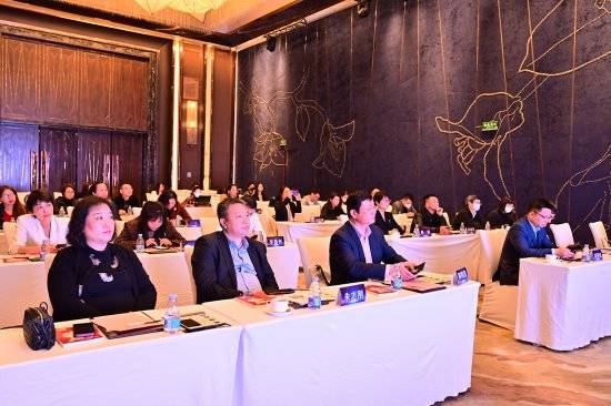 2023年铂金市场新媒体培训班在深圳首站开启<strong></p>
<p>工业贵金属交易细则</strong>！