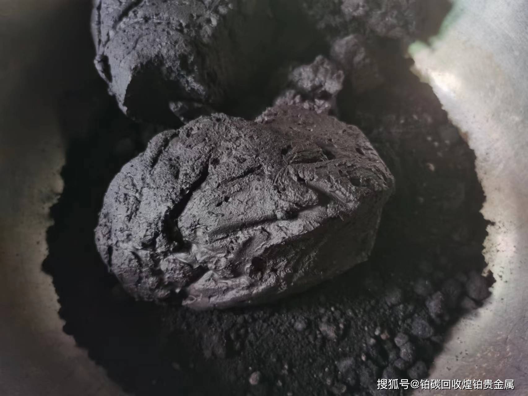 钯碳回收价格要怎么算<strong></p>
<p>工业贵金属交易细则</strong>？钯碳废料一公斤多少钱？