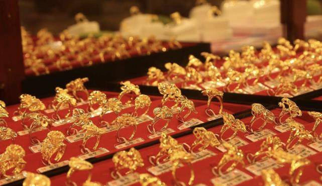 周大福、周生生、周六福<strong></p>
<p>邮政贵金属黄金购买</strong>，你分得清哪个是正品吗？国人被骗17年