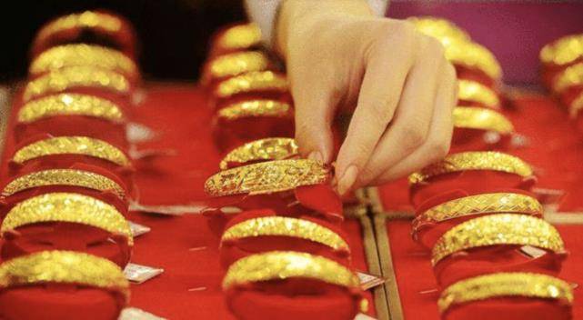周大福、周生生、周六福<strong></p>
<p>邮政贵金属黄金购买</strong>，你分得清哪个是正品吗？国人被骗17年