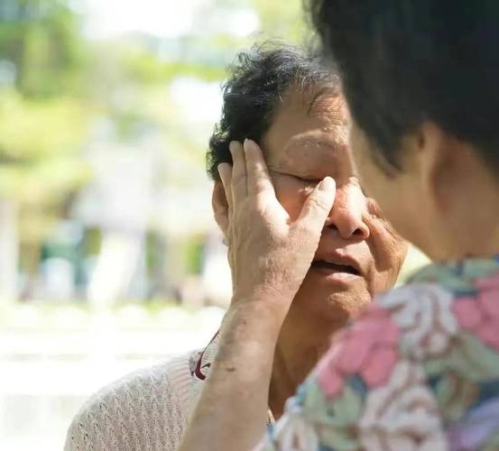 60岁邻居阿姨一时大意损失惨重<strong></p>
<p>邮政贵金属黄金购买</strong>，竟然是因为没看过这个！！！