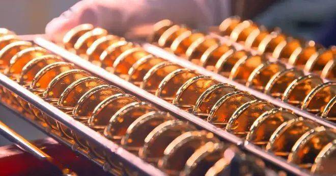 315避坑指南已就位！远离假币、臆造币等伪劣产品<strong></p>
<p>中国现代贵金属赏析</strong>。