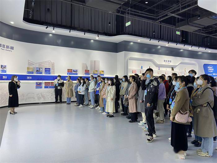 青岛市城阳区举办“聚城阳 赢未来”名校优生城阳行活动