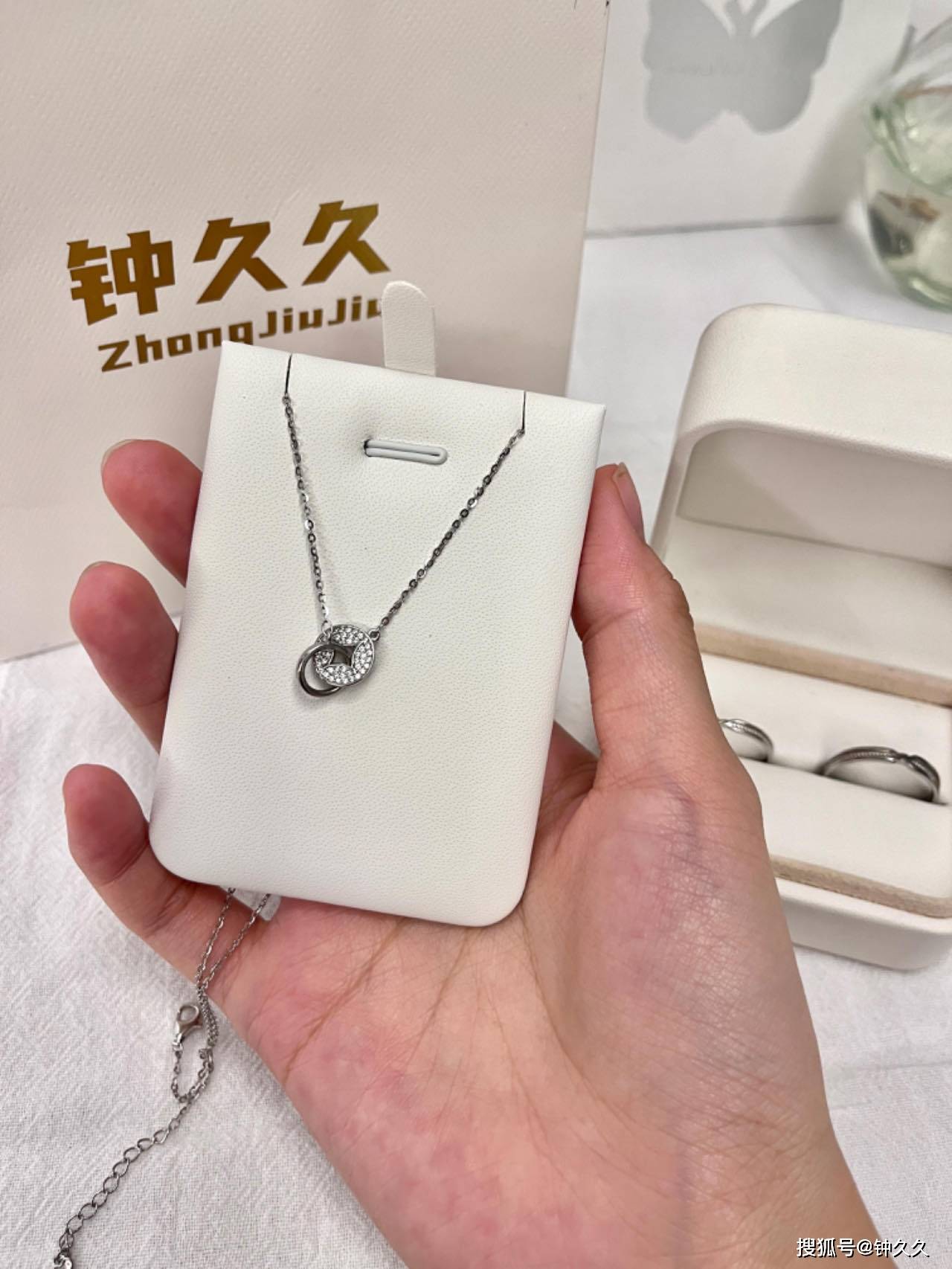 项链扣头都有哪些你知道吗<strong></p>
<p>贵金属项链有哪些</strong>？