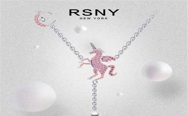 有哪些项链适合20岁左右的女生佩戴<strong></p>
<p>贵金属项链有哪些</strong>？