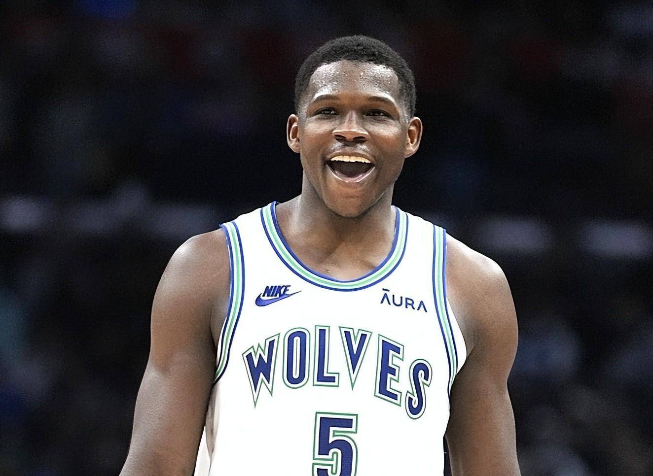 24投1中<strong></p>
<p>中能投贵金属</strong>，失误9次，一个能让NBA大结局的球员诞生了