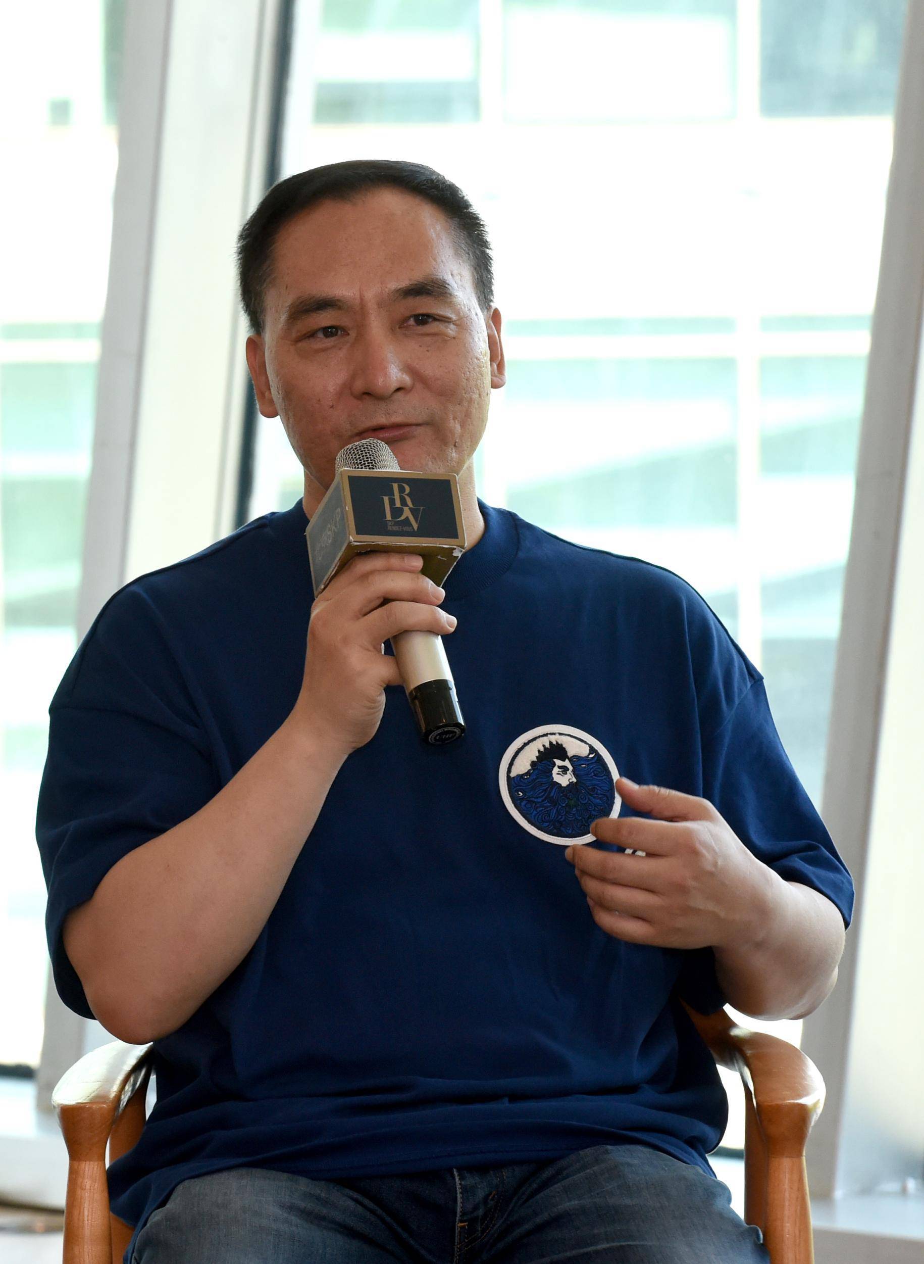 作家张楚推出首部长篇小说《云落》<strong></p>
<p>宇宙里的贵金属</strong>，构建小说世界里的“县城宇宙”