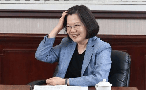 果然没让大陆失望！蔡英文凌晨返台<strong></p>
<p>太仓贵金属回收公式</strong>，下飞机前讲出3个词，民进党底牌打光