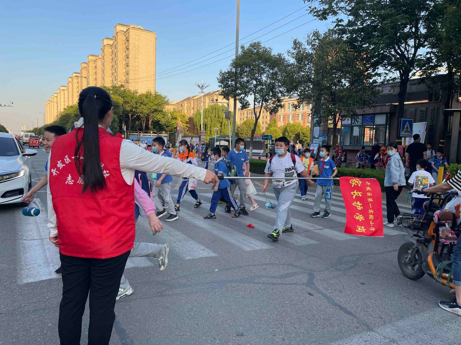 调查称近8成网友反对学校设置家长“护学岗”：真遇到歹徒咋办<strong></p>
<p>太仓贵金属回收公式</strong>？