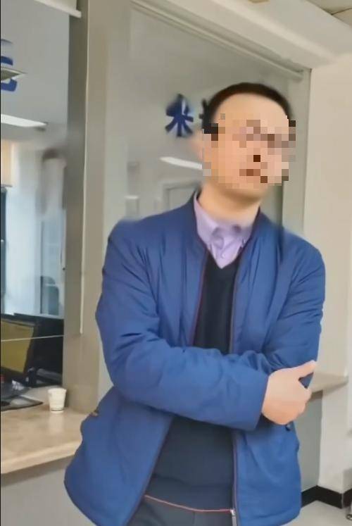 规划局副局长跳窗逃离<strong></p>
<p>金日贵金属价格</strong>，被堵4小时不能怪群众