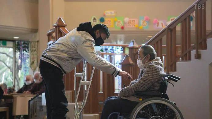盼着退休的年轻人<strong></p>
<p>金日贵金属价格</strong>，提前30年看养老院