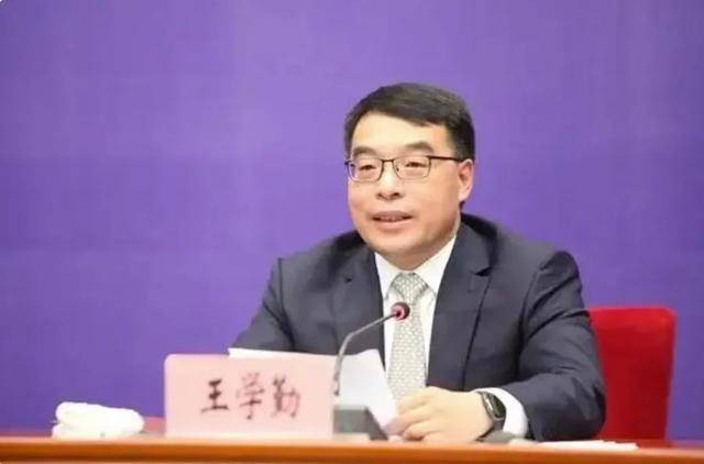 卸任市委书记3天后<strong></p>
<p>领峰贵金属加息</strong>，55岁的他任省政府党组成员！
