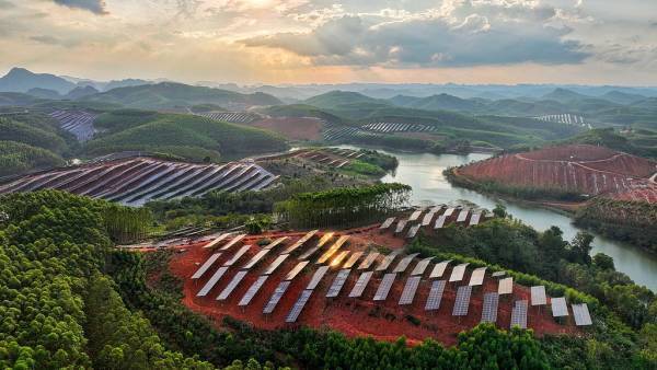 “某些国家话说得很满却不落实<strong></p>
<p>花都贵金属回收店</strong>，中国正相反”