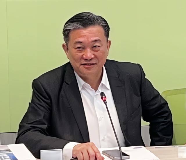 王定宇称《光辉岁月》《海阔天空》在大陆不能唱<strong></p>
<p>贵金属</strong>，台网友轰：造谣一张嘴