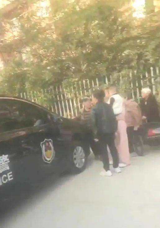 “女子去前夫家探望小孩被杀害<strong></p>
<p>贵金属</strong>？”河南警方通报