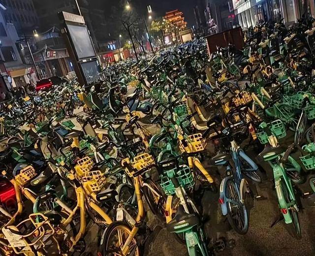 一觉醒来开封全是单车<strong></p>
<p>贵金属</strong>，调度员：拉不完，根本拉不完！