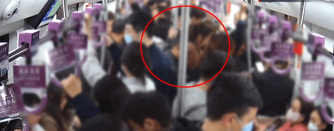 男子北京地铁内猥亵女乘客<strong></p>
<p>btc走势</strong>，被抓后下跪求原谅！警方：拘