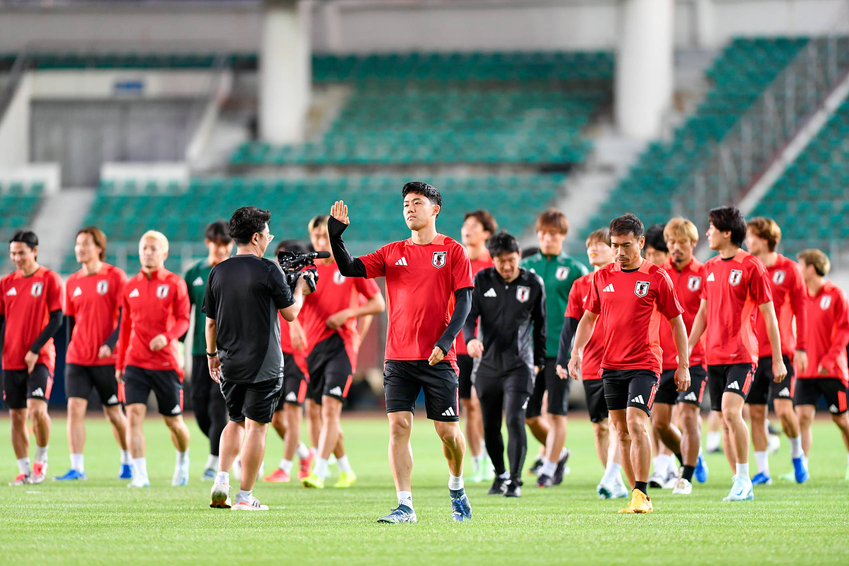 日本球员点评国足：主客场实力差异比较大 <strong></p>
<p>btc走势</strong>他们会燃起斗志
