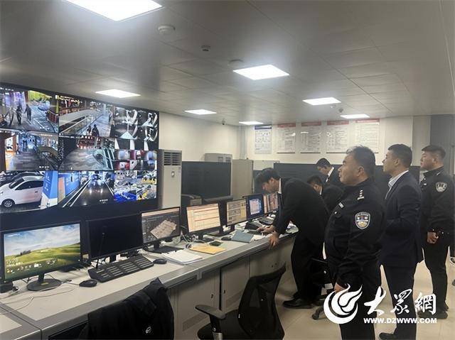 山东济宁一女孩在商场坠亡<strong></p>
<p>btc走势</strong>，其倚靠的扶梯玻璃护栏疑似脱落，警方回应
