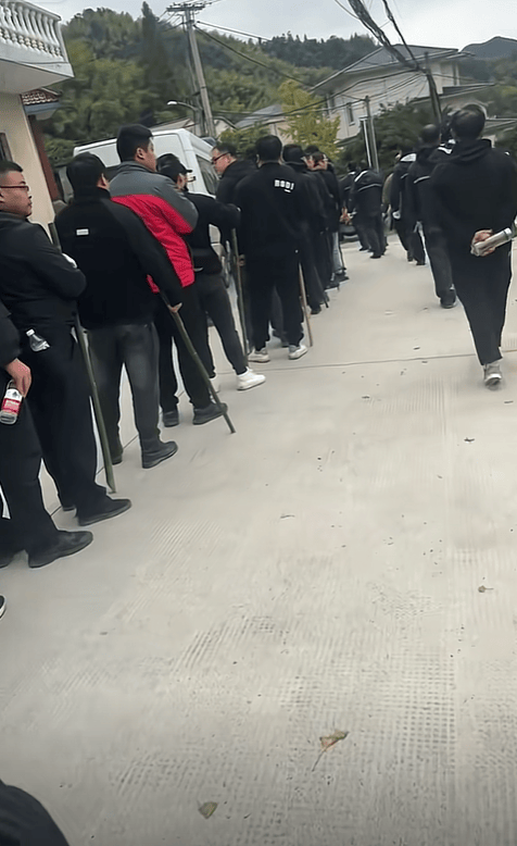 浙江诸暨重大刑案54岁徐一平在逃<strong></p>
<p>btc充值</strong>，警方悬赏3万追凶！村民：他杀妻并碎尸