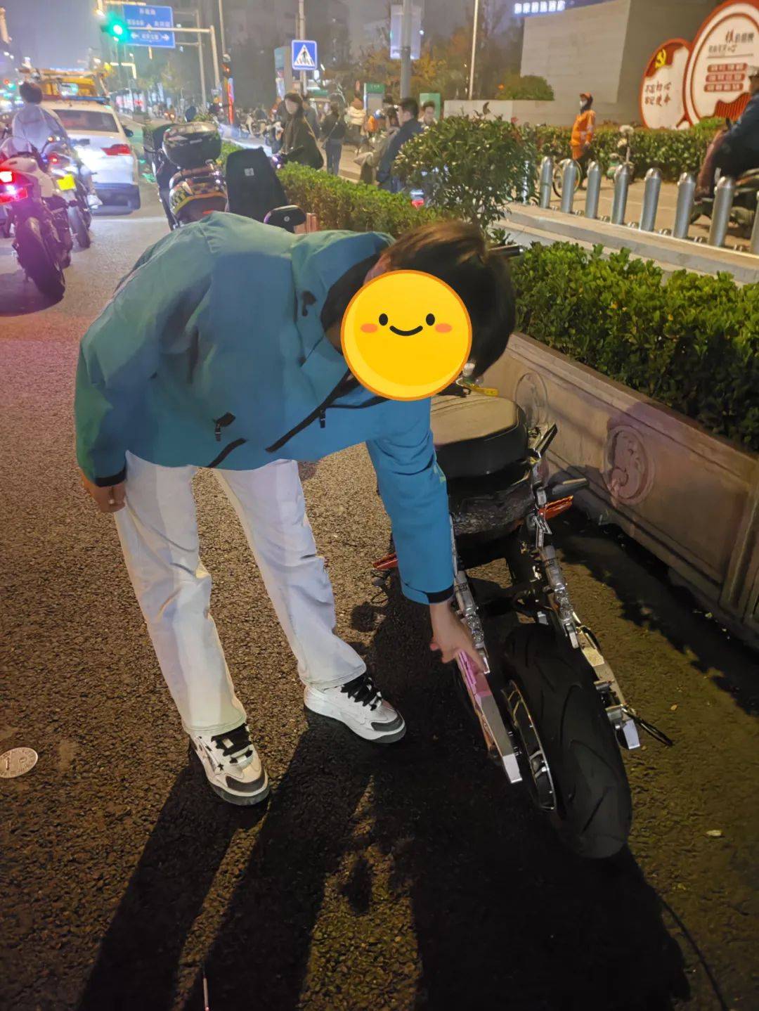 曝光！魏某（男<strong></p>
<p>btc充值</strong>，18岁），徐州街头被查