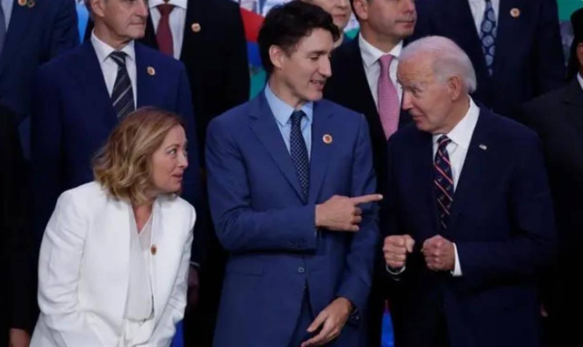 G20峰会“全家福”史上第一次重拍<strong></p>
<p>btc交易所</strong>，拜登赶上任内最后一张“大合影”，此前白宫否认“被冷落”