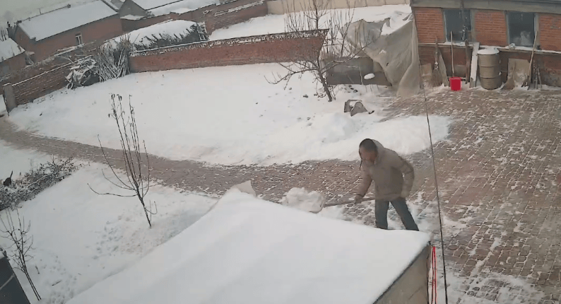 “儿子<strong></p>
<p>btc币安</strong>，咱家杀年猪能回吗？”吉林一父亲对着监控隔空喊话，儿子次日买票回家