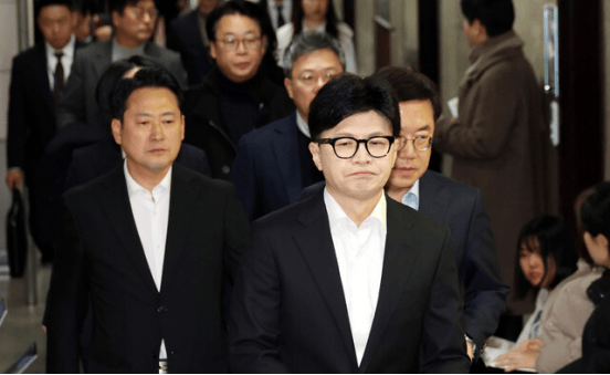 最新<strong></p>
<p>btc合约</strong>！韩媒：韩执政党代表要求尹锡悦退党、总统府官员和国防部长官全体辞职