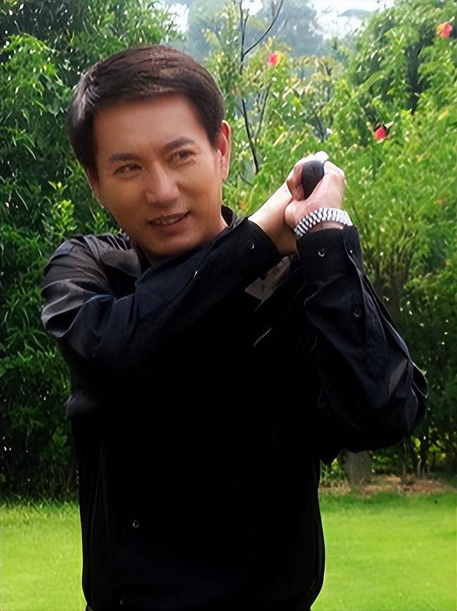 “坏人专业户”姚刚：一生无妻无子<strong></p>
<p>btc下载</strong>，如今53岁在千万豪宅一个人住