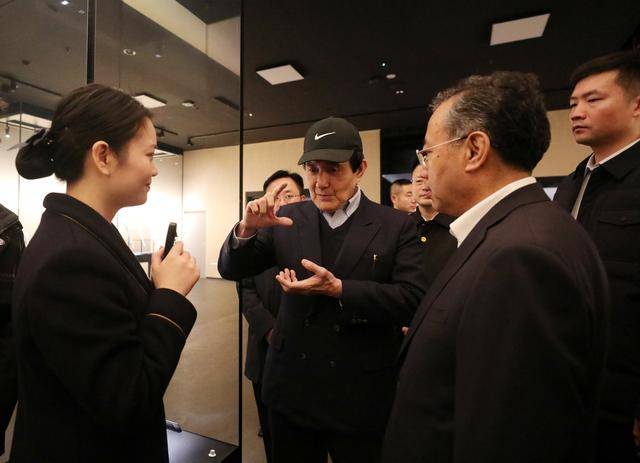 马英九：身为炎黄子孙绝不能数典忘祖<strong></p>
<p>btcapi</strong>，任何“去中国化”行径都不会成功