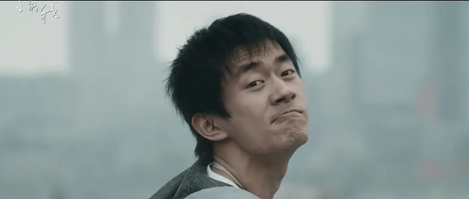 五天破3亿<strong></p>
<p>btc实时</strong>，易烊千玺演技封神！文艺片《小小的我》成票房爆款，做对了什么？