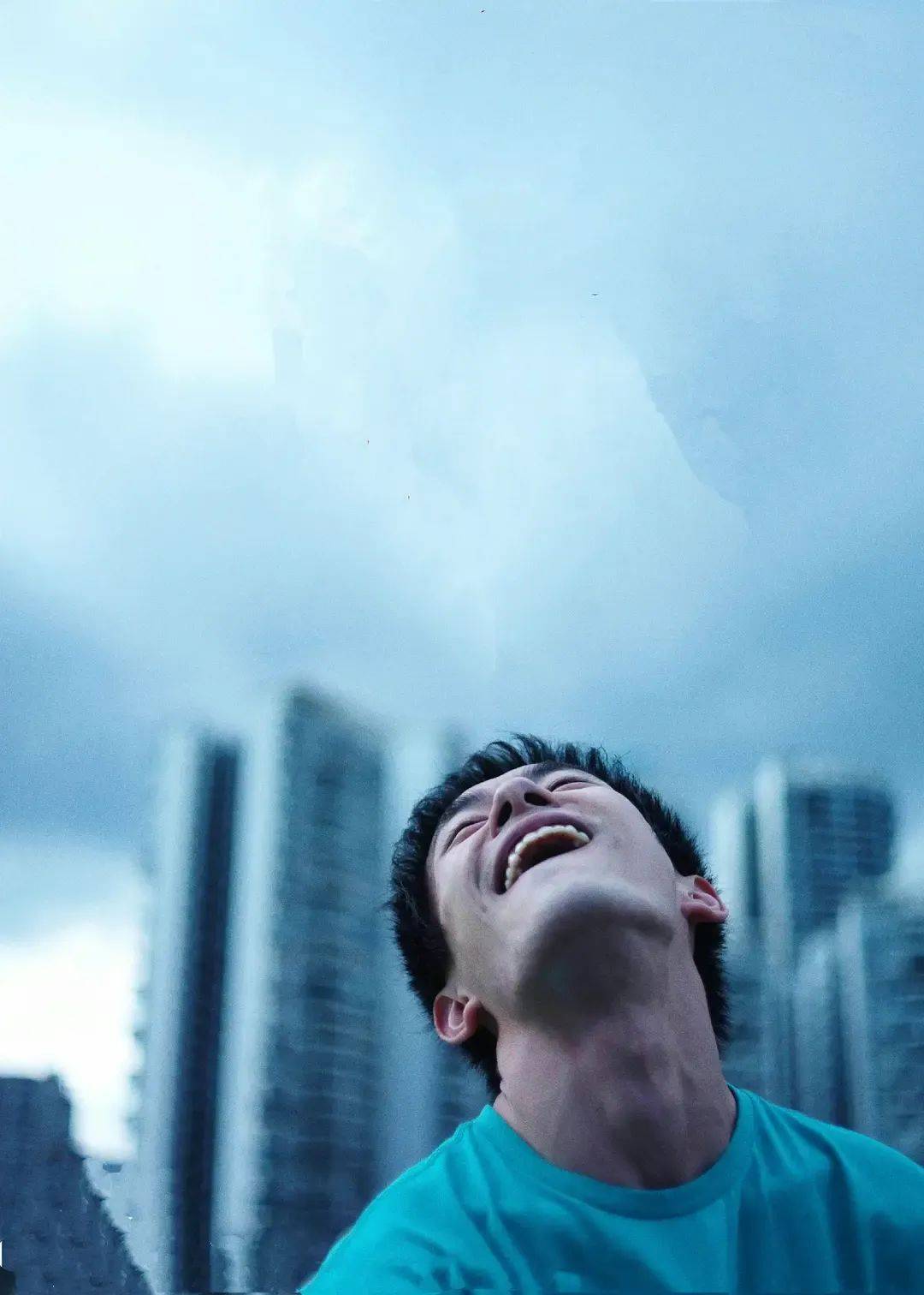 五天破3亿<strong></p>
<p>btc实时</strong>，易烊千玺演技封神！文艺片《小小的我》成票房爆款，做对了什么？