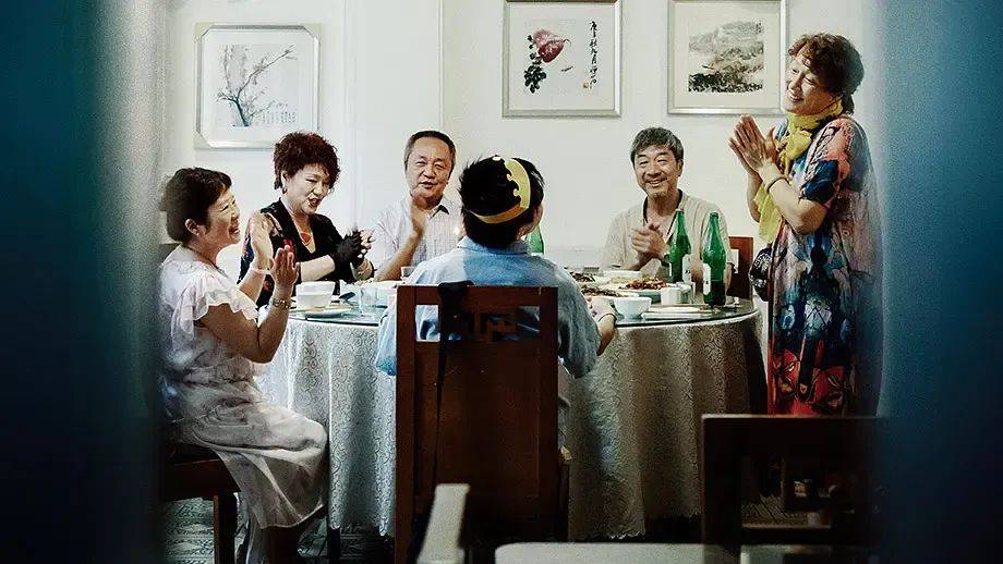 五天破3亿<strong></p>
<p>btc实时</strong>，易烊千玺演技封神！文艺片《小小的我》成票房爆款，做对了什么？