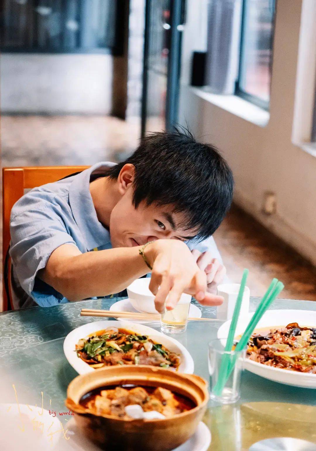 五天破3亿<strong></p>
<p>btc实时</strong>，易烊千玺演技封神！文艺片《小小的我》成票房爆款，做对了什么？