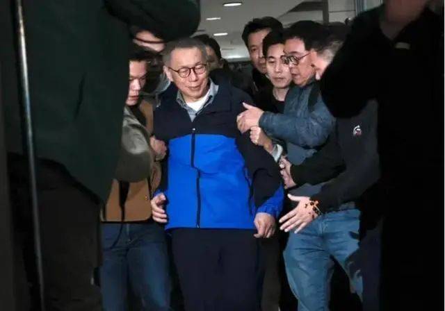 柯文哲再次“绝处逢生”后<strong></p>
<p>btc走势图</strong>，岛内最新民调出炉，赖清德支持率惊人