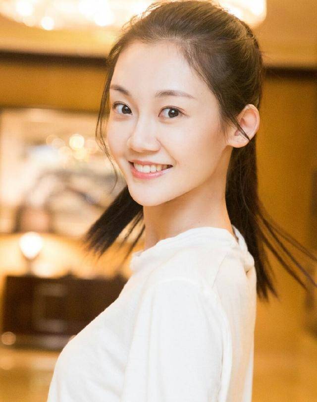 冯小刚直言：她太能装了<strong></p>
<p>btc走势图</strong>，永远红不了，就更别提拿奖了