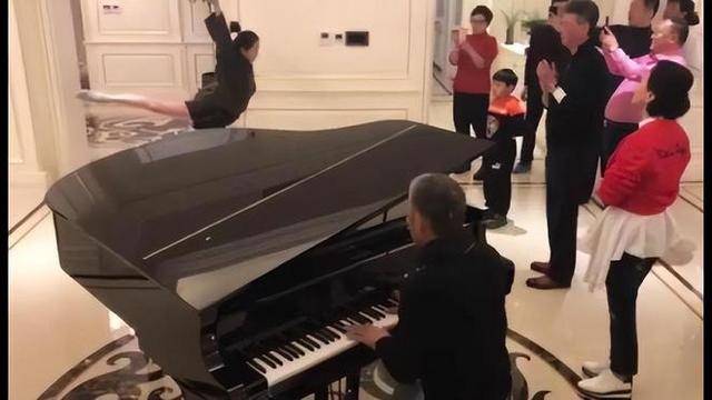 冯小刚直言：她太能装了<strong></p>
<p>btc走势图</strong>，永远红不了，就更别提拿奖了
