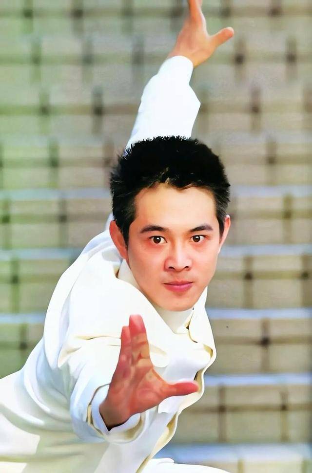 李连杰:后事一切从简<strong></p>
<p>btc挖矿机</strong>，不用立碑也不用办丧事，树葬海葬都可以