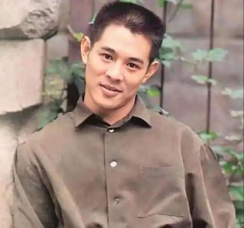 李连杰:后事一切从简<strong></p>
<p>btc挖矿机</strong>，不用立碑也不用办丧事，树葬海葬都可以