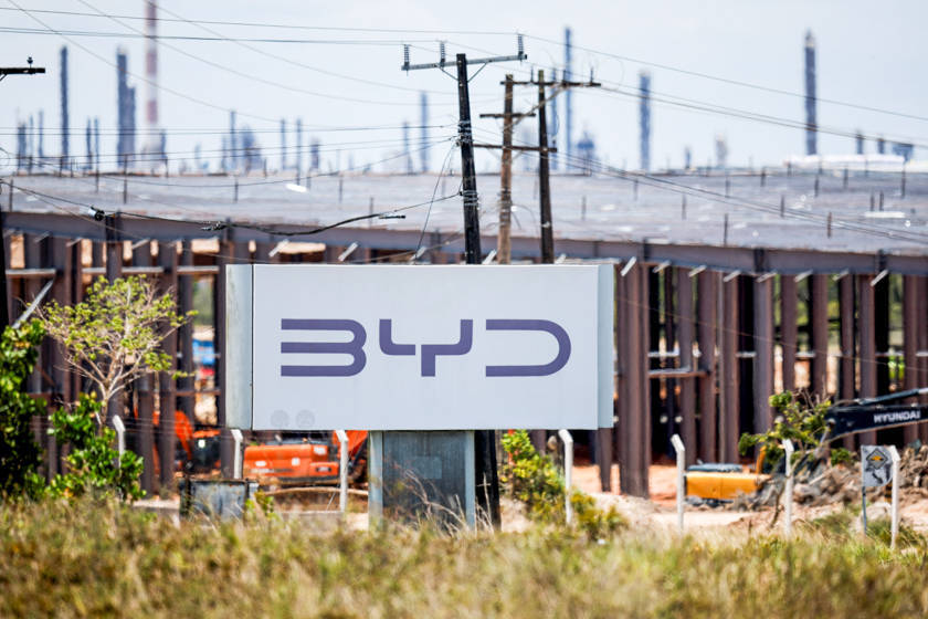 比亚迪巴西工厂建设工人：自己工资按月100%发放<strong></p>
<p>btc挖矿机</strong>，“一切安好”