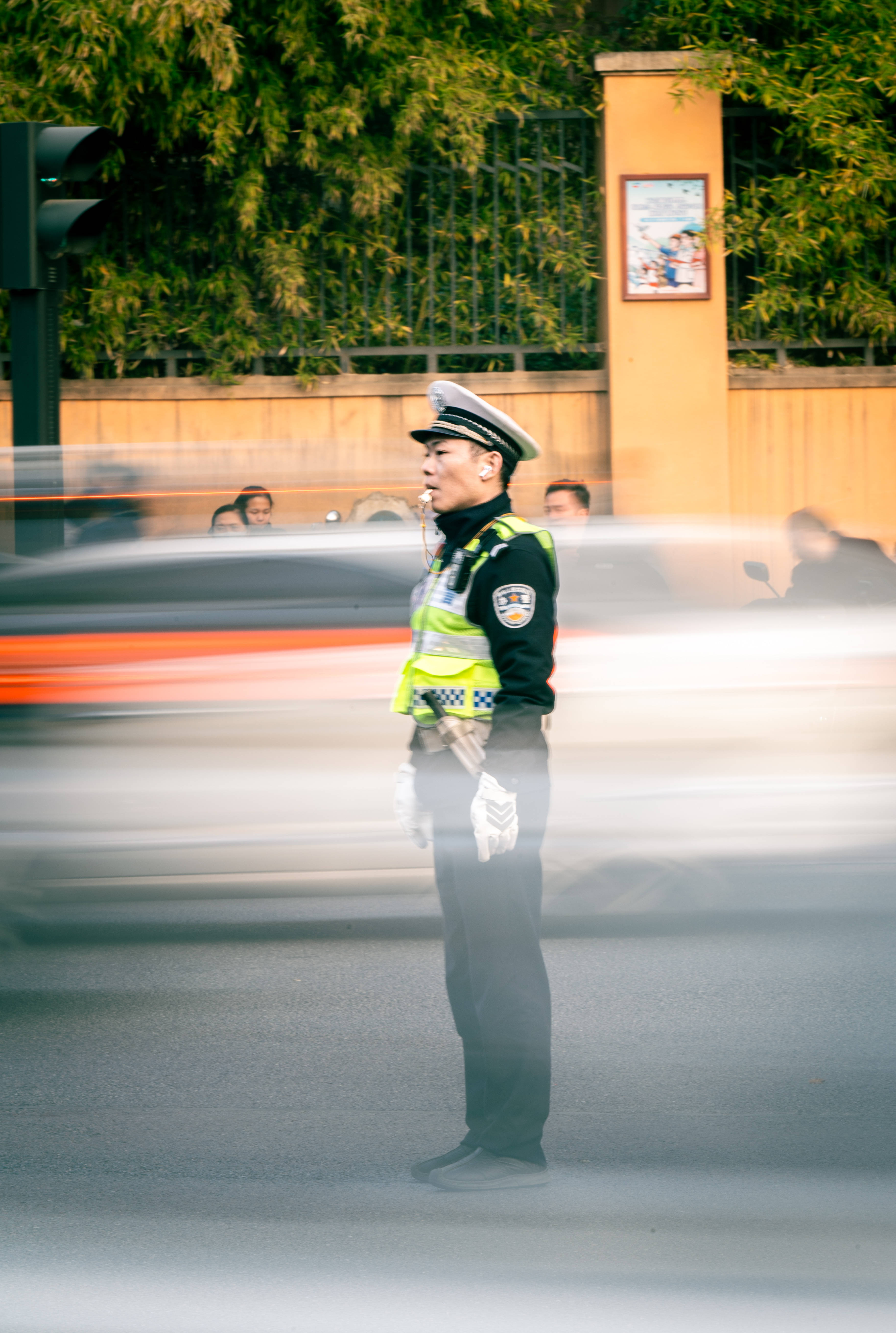 “原来你这么棒啊！”长沙协警执完勤被妻子宠溺“摸脸杀”<strong></p>
<p>btc网站</strong>，摄影师拍下幸福一刻
