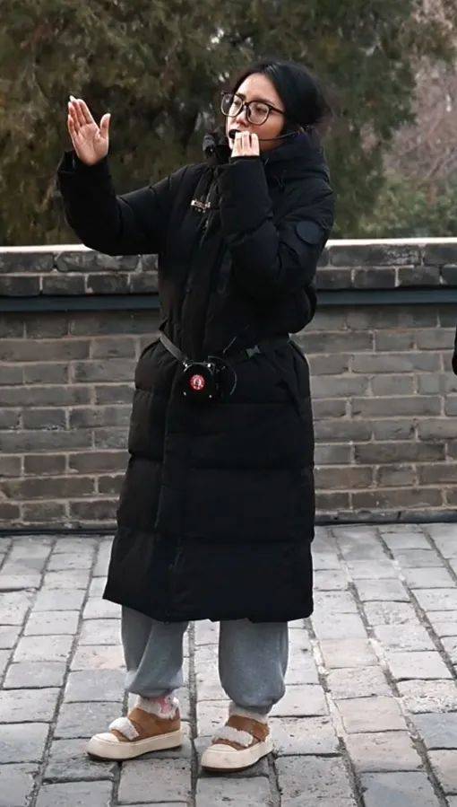 鸡窝头女士收拾漂亮上班了<strong></p>
<p>btc网站</strong>！精致一年潦草一天爆红