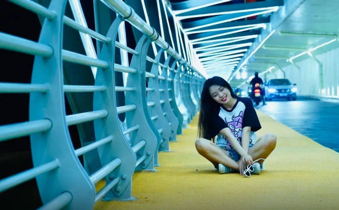鸡窝头女士收拾漂亮上班了<strong></p>
<p>btc网站</strong>！精致一年潦草一天爆红