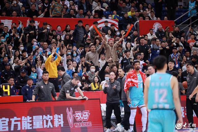热血沸腾！青岛男篮最后三分钟14-0绝地翻盘<strong></p>
<p>btc指数</strong>，队史首次单赛季双杀辽宁