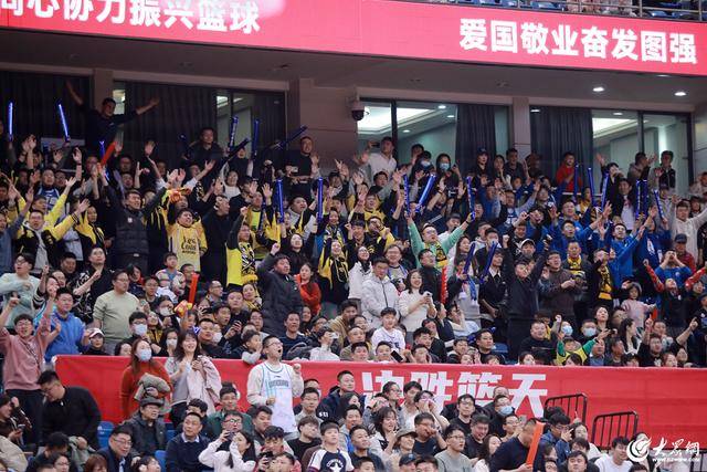 热血沸腾！青岛男篮最后三分钟14-0绝地翻盘<strong></p>
<p>btc指数</strong>，队史首次单赛季双杀辽宁