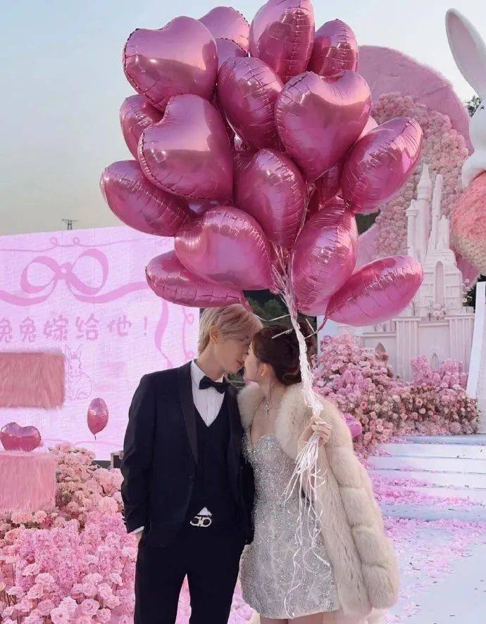 热搜第一<strong></p>
<p>btc计算器</strong>！鹿哈在湖南向女友求婚成功